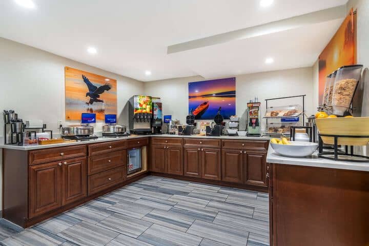 Breakfast area